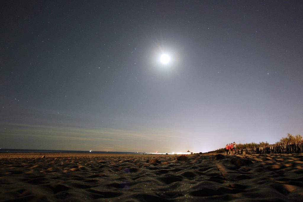 Plage de nuit à Sète