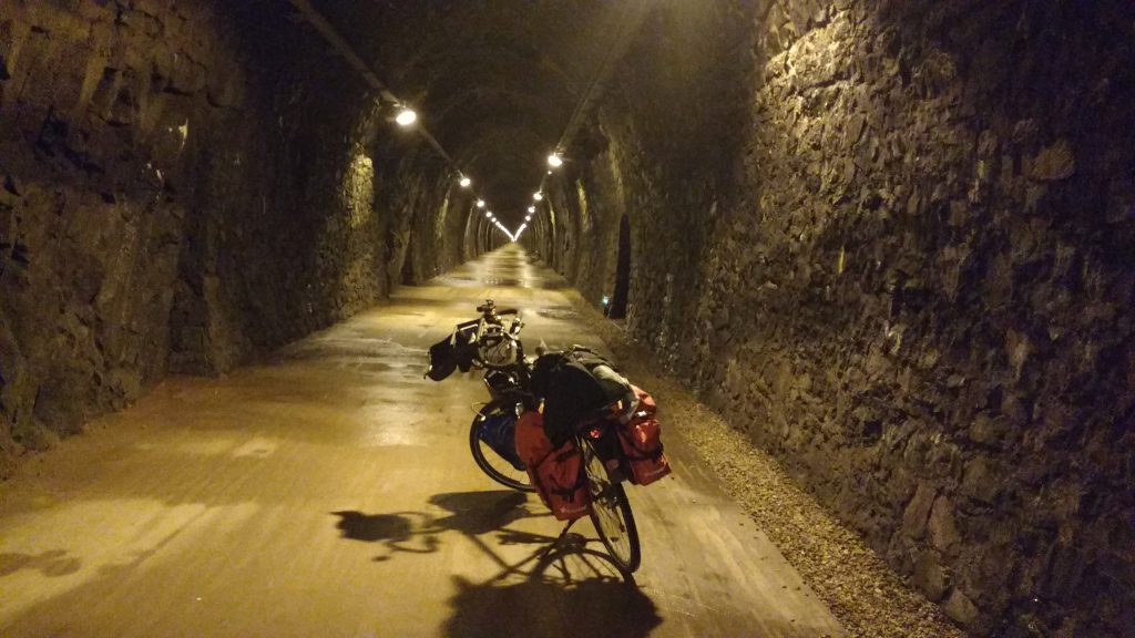 Tunnel etre Cluny et Berze-le-Chatel