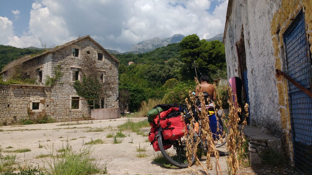 Longue pause de midi au Monténégro